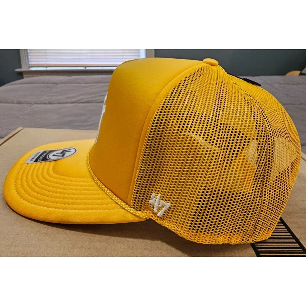 47® New York Yankees Foam Rope Trucker Hat Snapback Cap in Gold